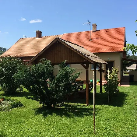 Kislod Apartman Apartment *